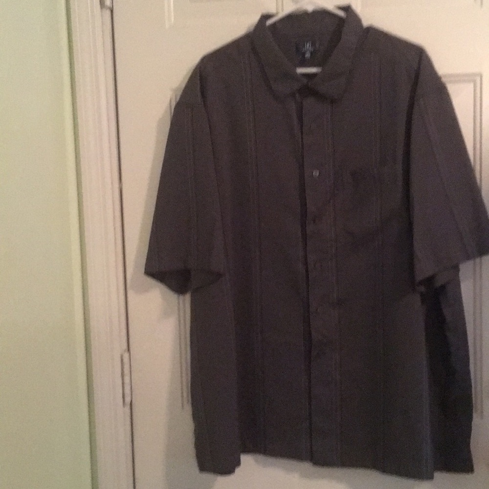 Men’s Short Sleeve Button Down Shirt